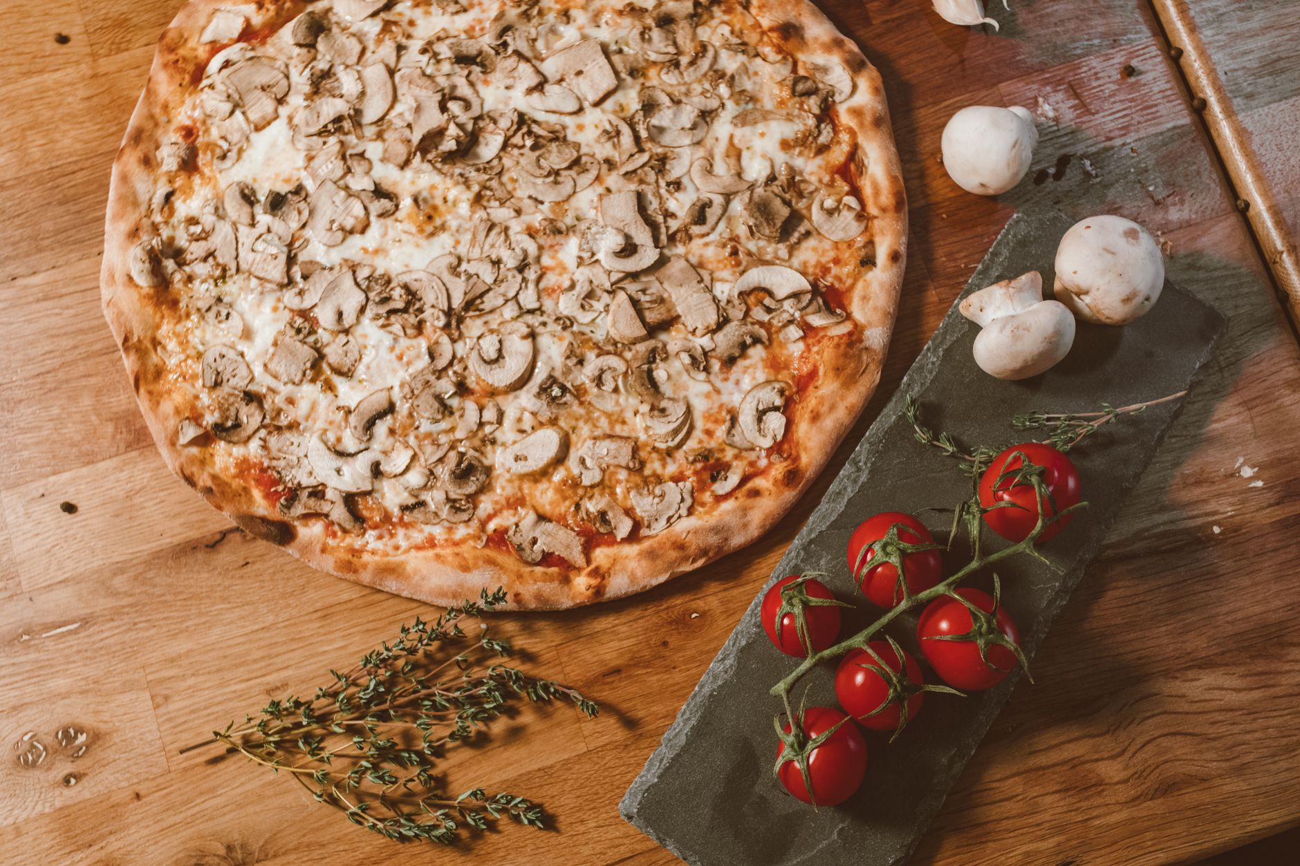 Üç Mantarlı Pizza